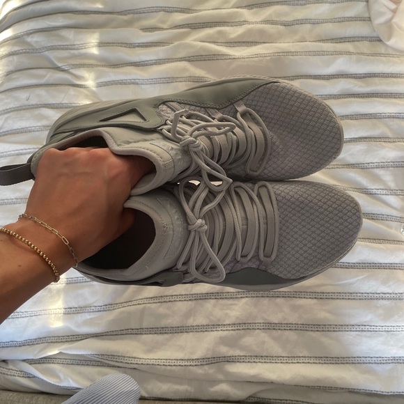 Men’s Jordan’s sneakers, size 11, light grey,10/10 - Picture 4 of 5